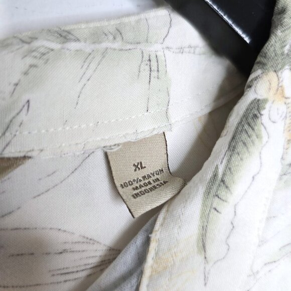 Paradise Collection Oatmeal White Palm Coconut Trees Hawaiian Button Up Shirt - Picture 6 of 6